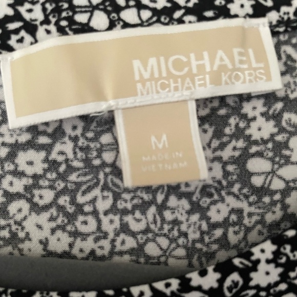 EUC MICHAEL Michael Kors Floral Blouse With Gold Eyelet Detail - Picture 2 of 3